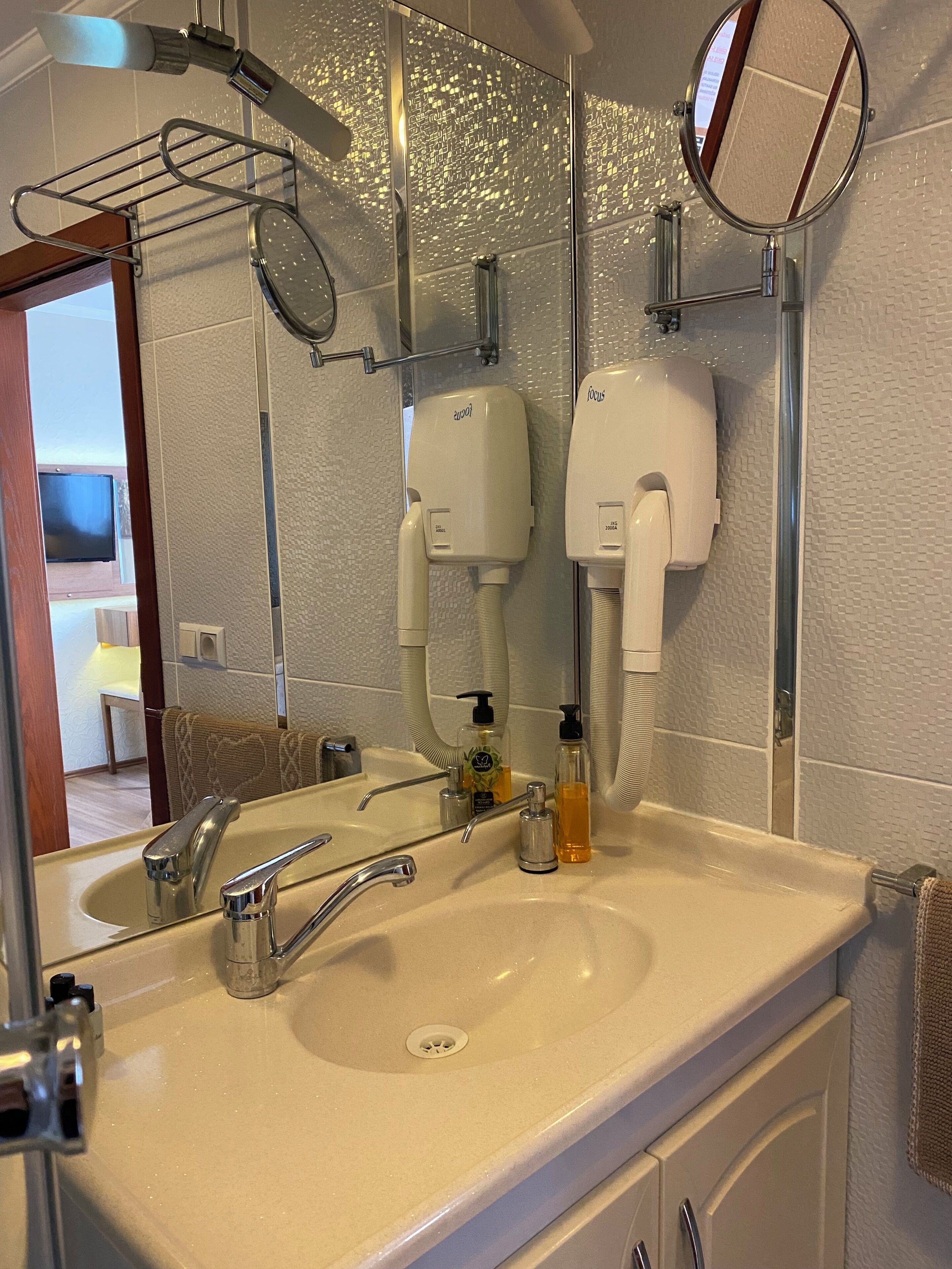 Standard Room, City View | Bathroom | Shower, hair dryer, towels, soap
