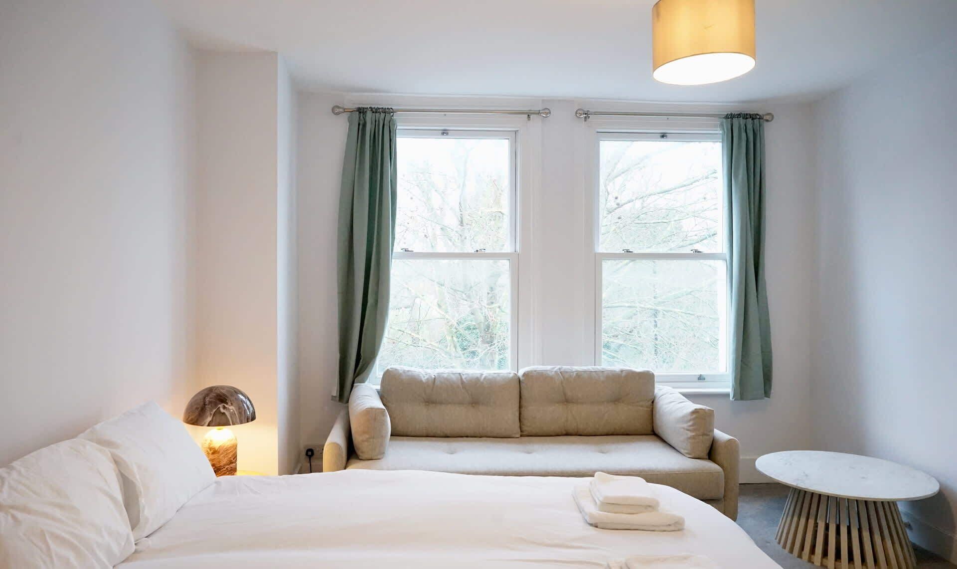 Iron/ironing board, internet, bed sheets