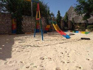 Area giochi per bambini (all'aperto)