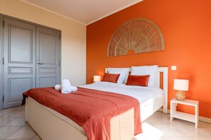 Iron/ironing board, WiFi, bed sheets - Villa "De L’Olivier" with Private Pool, Wi-Fi, and Air Conditioning (Labégude)
