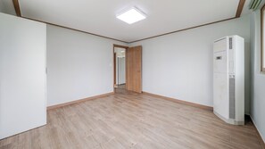 Camera Basic, 2 camere da letto (Family Group Room)
