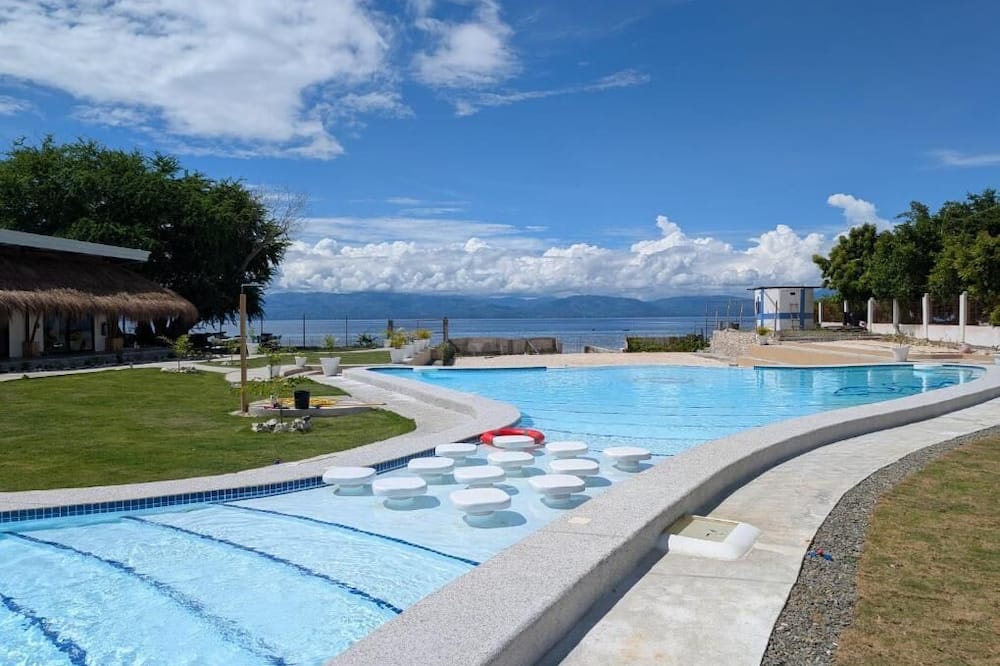 Banana Beach Club
