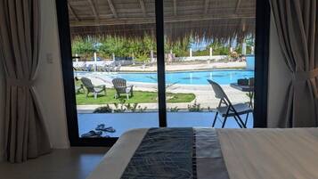 In-room safe, laptop workspace, soundproofing, free WiFi