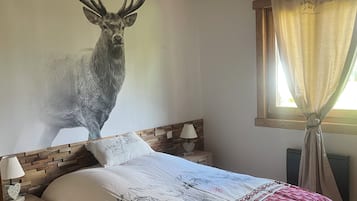 Iron/ironing board, internet, bed sheets