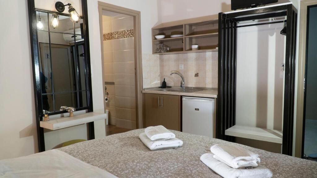 Deluxe Double Room, Garden View | Blackout drapes, iron/ironing board, free WiFi