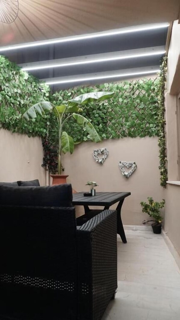 Outdoor dining - ISIDORA home (Rethimno)