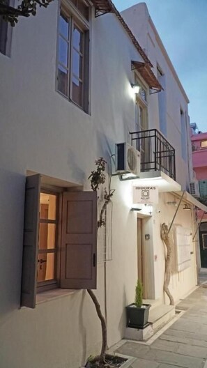 Family Room, Balcony, City View | Exterior detail