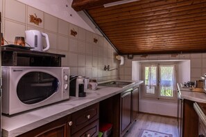 Coffee/tea maker, fridge, microwave, oven - The House of Memories - Monghidoro (La Lastra)