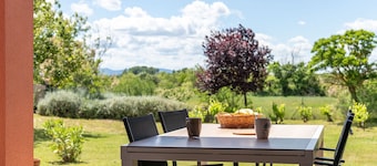 Beautiful Villa - Sleeps 6 - Family-friendly