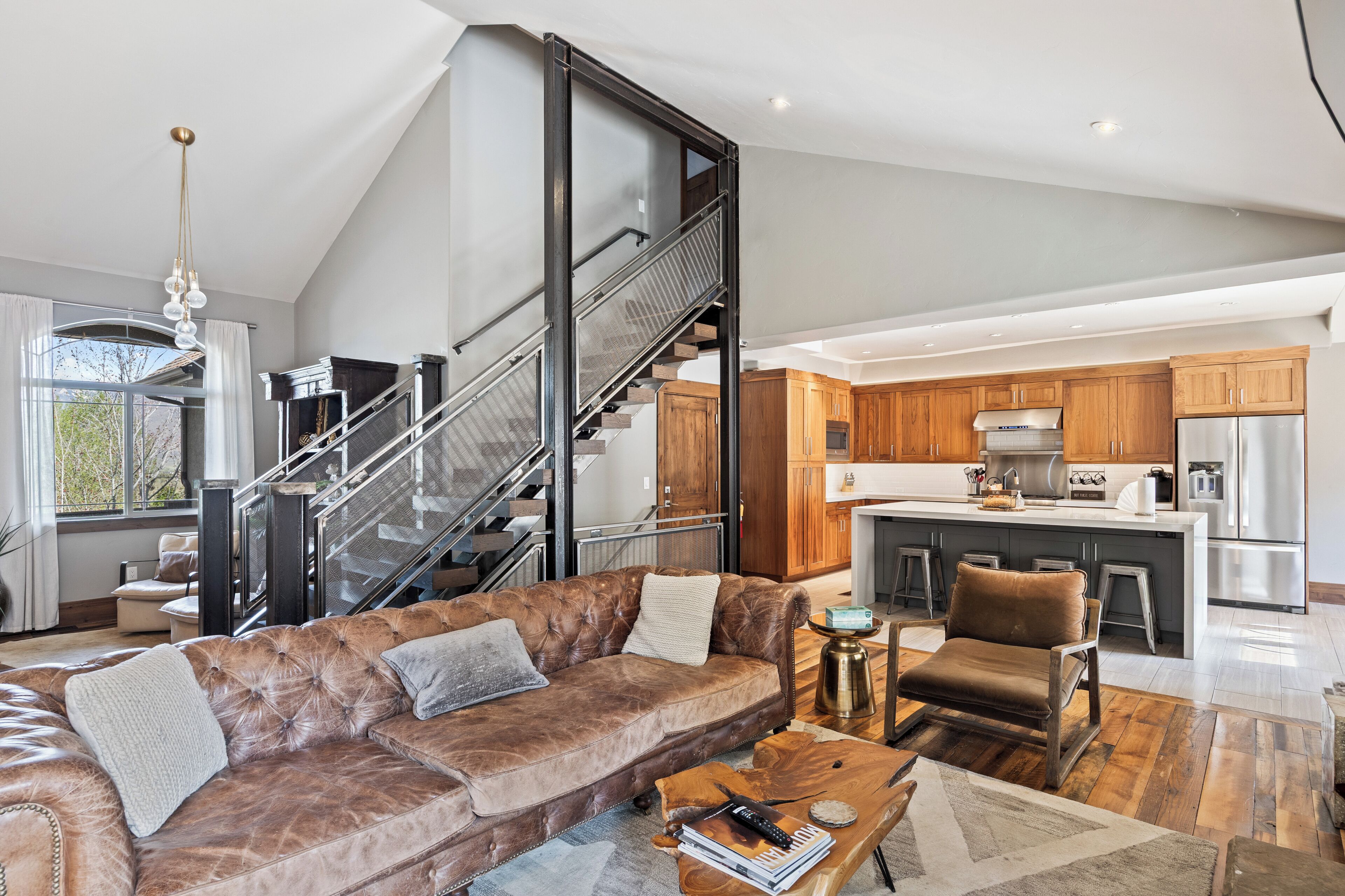 Smart TV, fireplace, table tennis