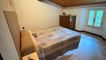 Apartment, Patio, Garden View | Iron/ironing board