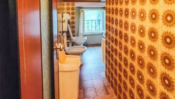 Apartment, Patio, Garden View | Bathroom