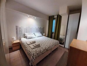 Room - Vrbo Property (Trento)