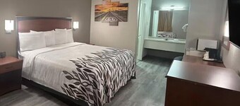 Red Roof Inn Shamrock