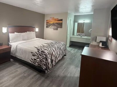 Red Roof Inn Shamrock