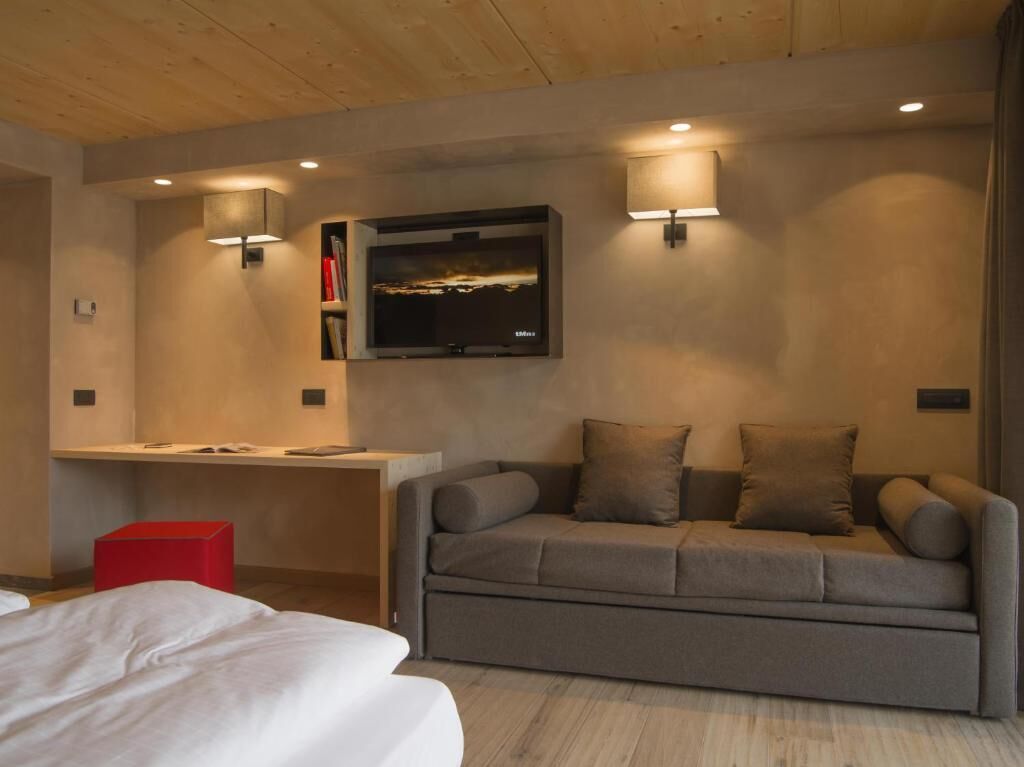 Deluxe Triple Room | In-room safe, iron/ironing board, free WiFi, wheelchair access