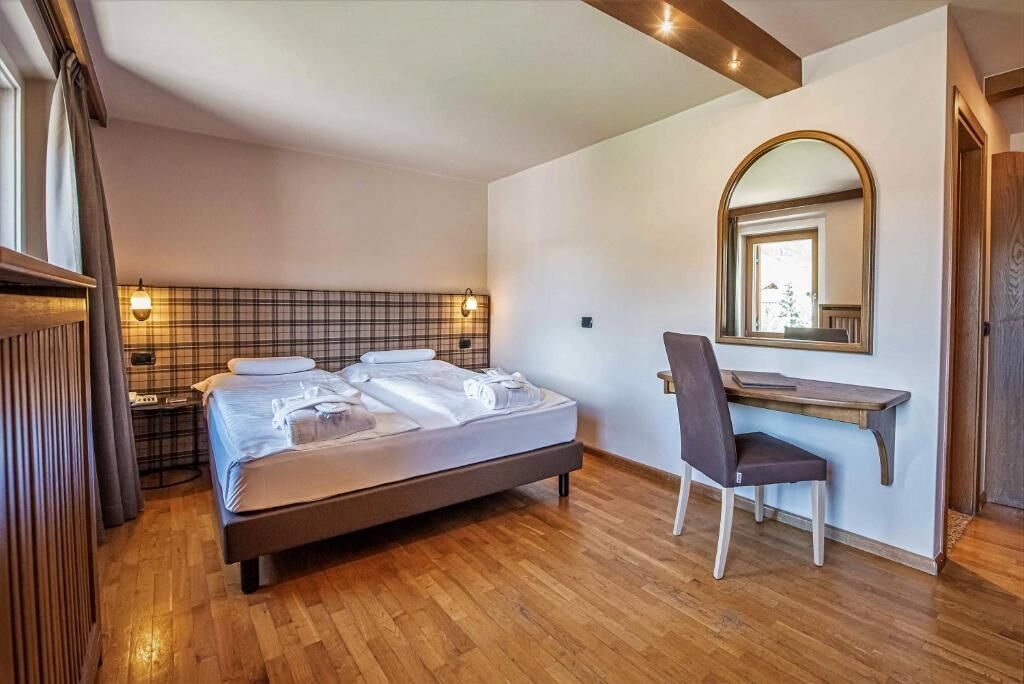 Classic Double Room | In-room safe, iron/ironing board, free WiFi, wheelchair access