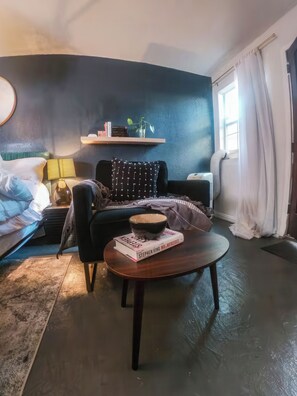 Suite, Patio | Living area - Cozy House  (Fort Worth)