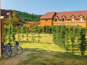 Villa | Property grounds - Elegant Family Villa in Dordogne (Montignac)