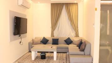 Economy Apartment | Living area