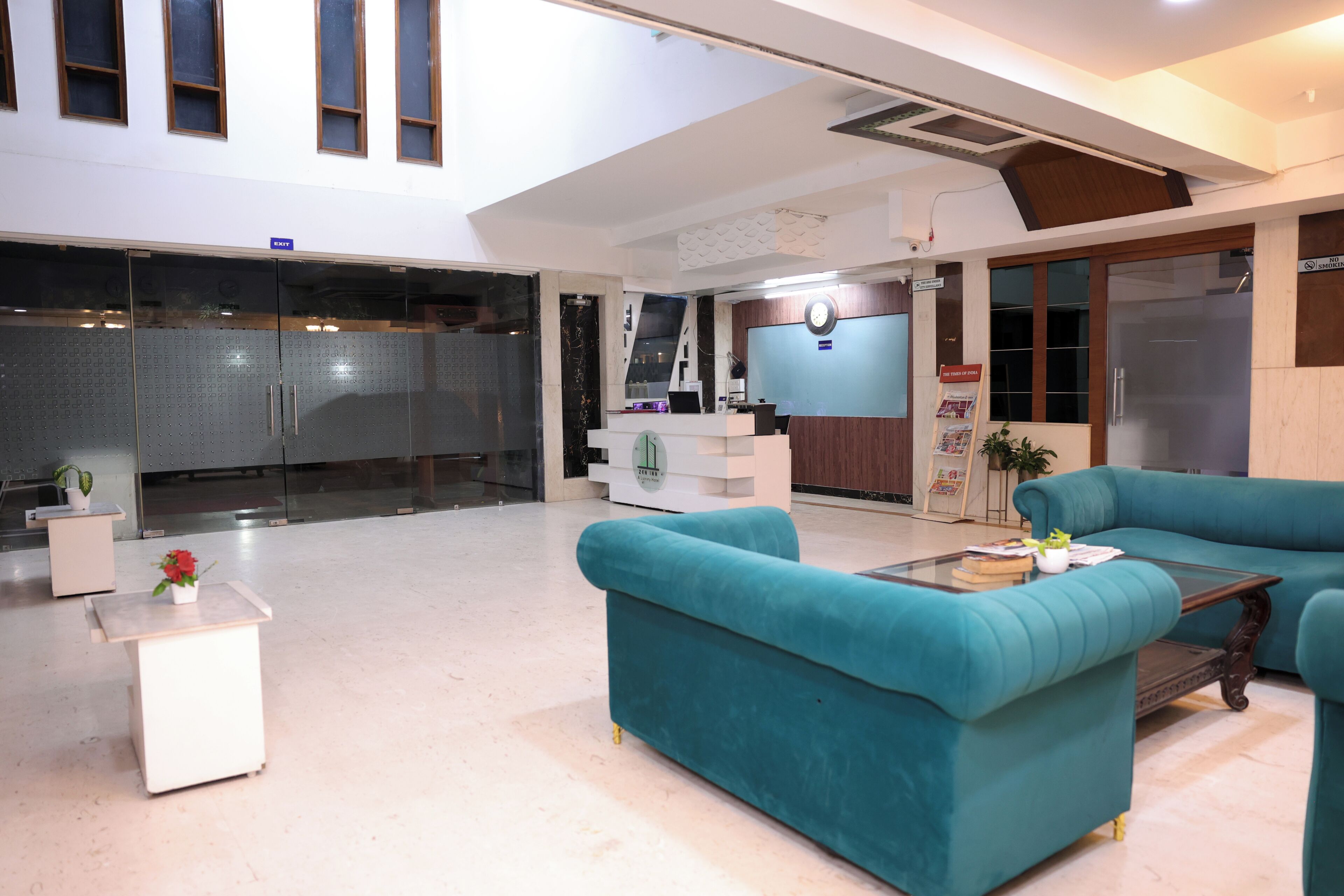 Deluxe Room | Lobby