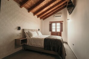 Iron/ironing board, WiFi, bed sheets - Vrbo Property (San Bartolomé de Tirajana)