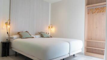 Kamar Double atau Twin Deluks, patio | Meja kerja, ruang kerja ramah laptop, dan Wi-Fi gratis