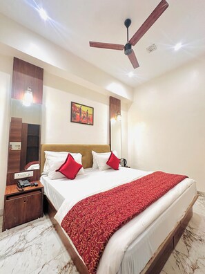 Basic Double Room, City View | Free WiFi - Hotel Comfort Zone (Mumbai)