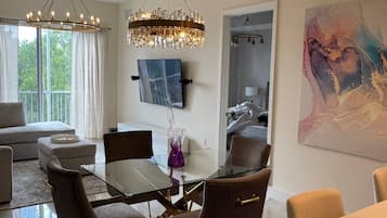 Condo, 2 Bedrooms, Accessible | Interior