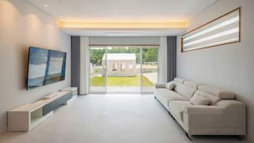 Basic Room, 3 Bedrooms (Gru Private House) | 3 bedrooms, free WiFi
