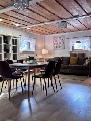 Dining - Gorgeous 4-bedroom house with AC in charming Mālpils (Mālpils)