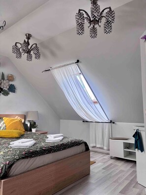 Room - Gorgeous 4-bedroom house with AC in charming Mālpils (Mālpils)