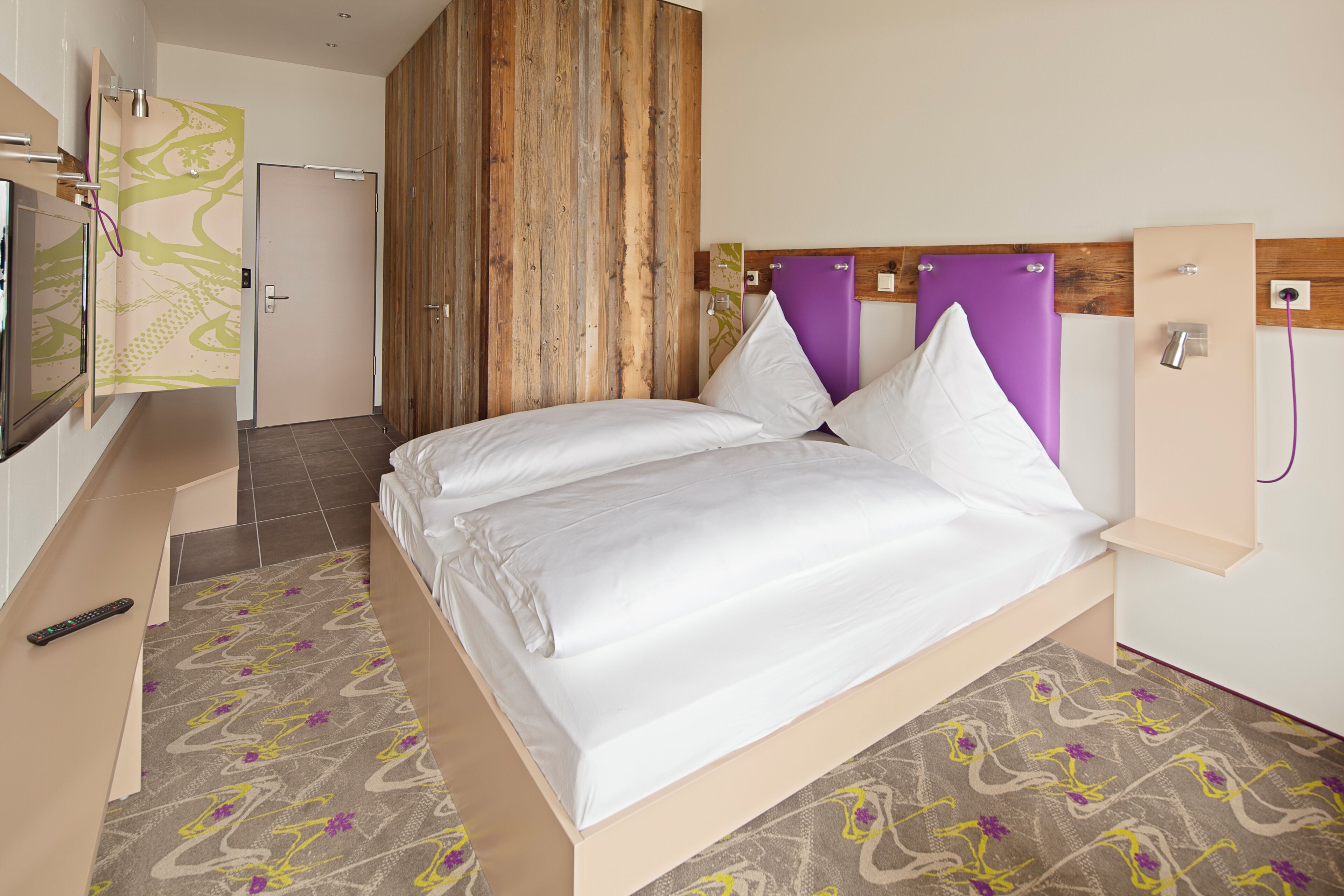 Double Room, Mountain View | In-room safe, blackout drapes, free WiFi