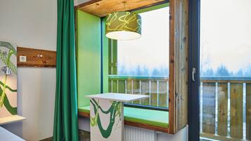 Doppelzimmer, Bergblick | Allergikerbettwaren, Zimmersafe, Verdunkelungsvorhänge, kostenloses WLAN
