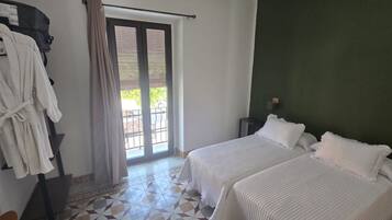 10 bedrooms, iron/ironing board, travel crib, WiFi (free)