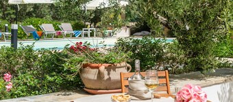 Fantastic beach villa with pool and garden