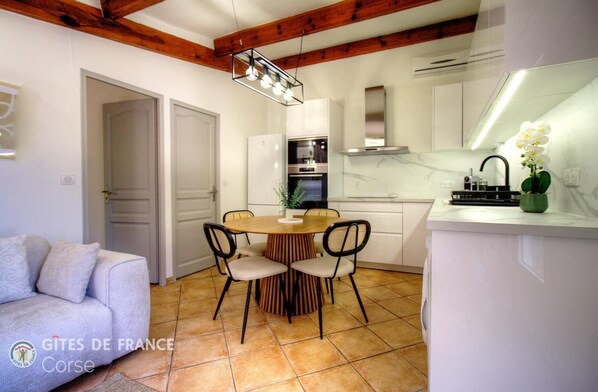 Interior - Small cottage - SANTA REPARATA DI BALAGNA (SANTA REPARATA DI BALAGNA)