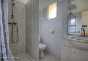 Bathroom - Vrbo Property (SARTENE)