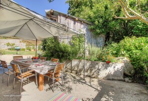 Outdoor dining - Vrbo Property (VALLE DI MEZZANA)