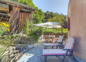 Outdoor dining - Vrbo Property (VALLE DI MEZZANA)