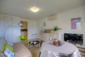 Living area - Vrbo Property (LAMA)