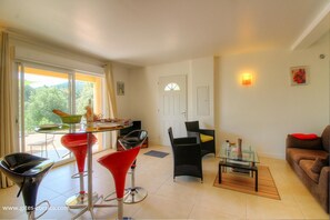 Interior - Vrbo Property (LEVIE)