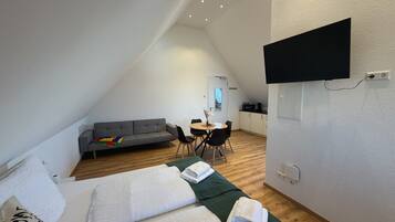 Schreibtisch, Bügeleisen/Bügelbrett, WLAN, Bettwäsche