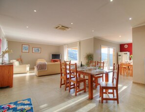 Interior - Vrbo Property (ARBELLARA)
