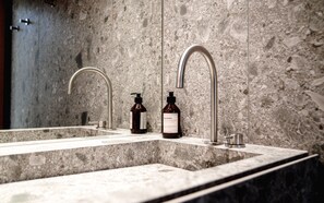 Bathroom - Vrbo Property (Flims)