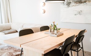 Dining - Vrbo Property (Flims)