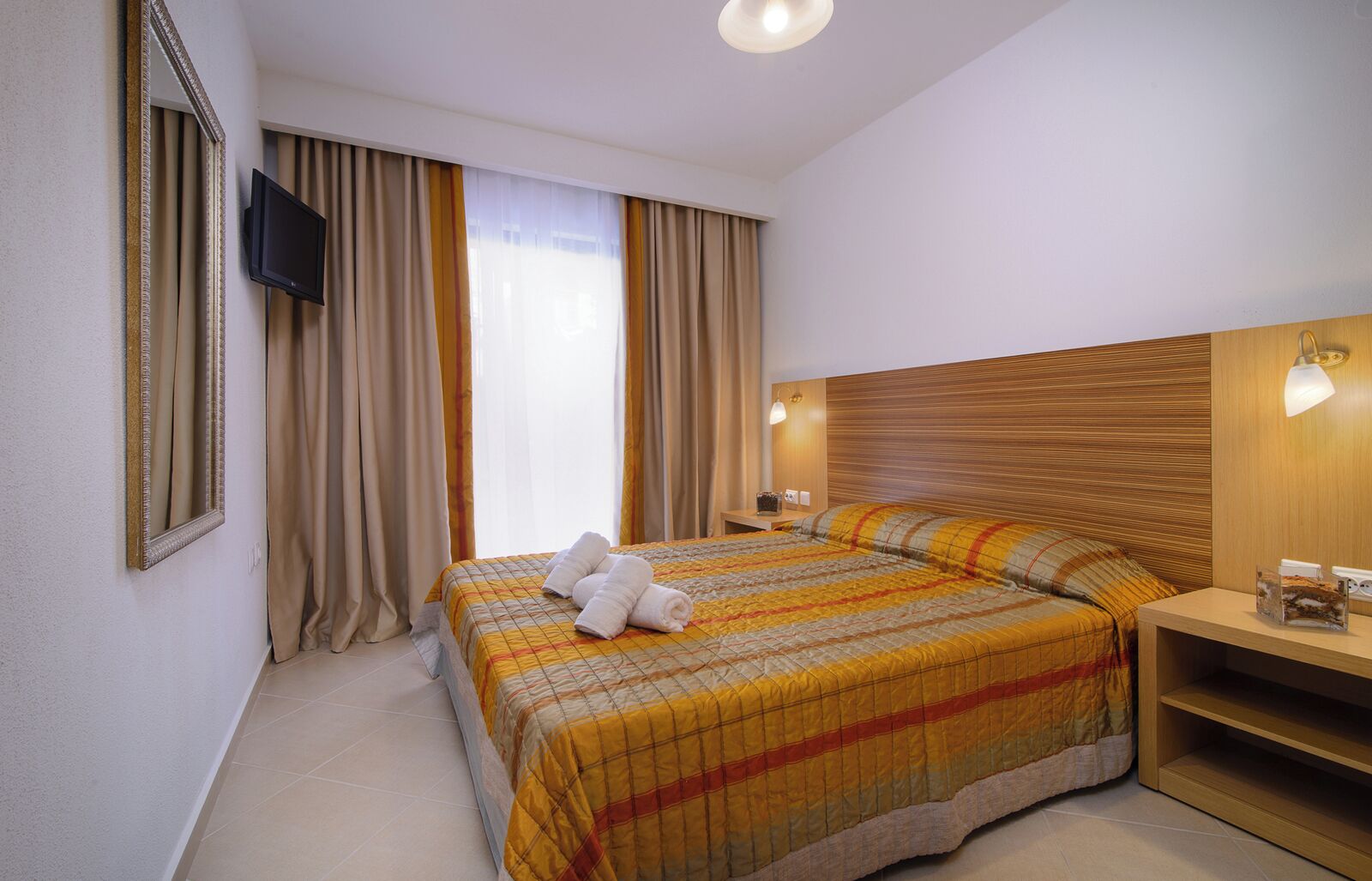 Ground Floor Family Apartment | In-room safe, soundproofing, free WiFi