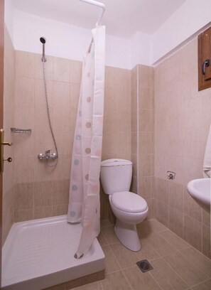 Bathroom - Apanemia Apartments by Flegra (Pefkochori)