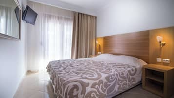 One Bedroom Apartment with Balcony | In-room safe, soundproofing, free WiFi