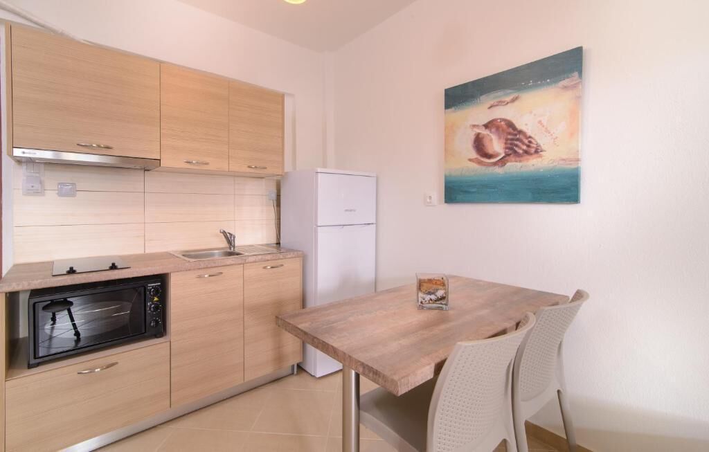 One Bedroom Apartment with Balcony | Private kitchen
